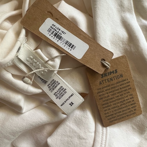 Skims Vintage long sleeve top in marble - Picture 4 of 5
